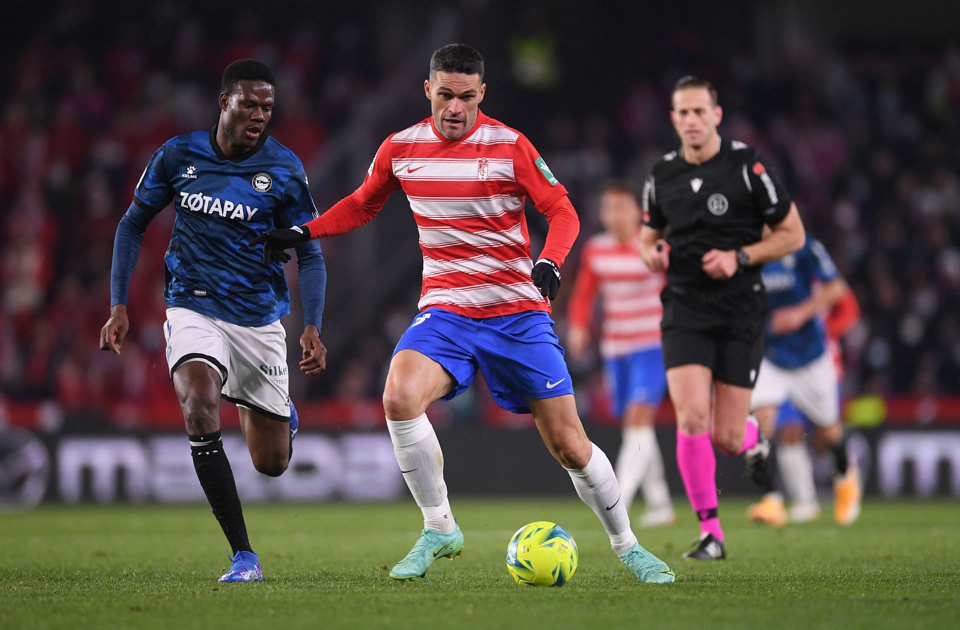 Alaves vs Granada CF (03:00 – 25/11) | Xem lại trận đấu