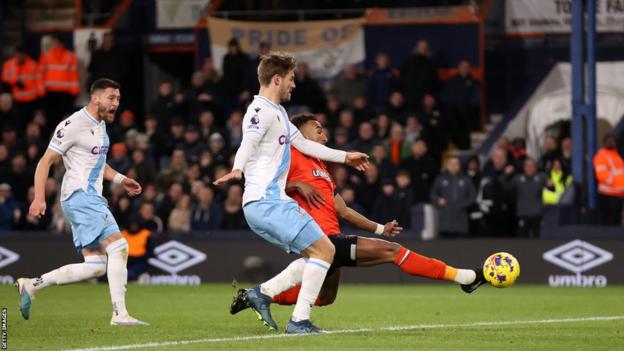 Luton Town vs Crystal Palace (22:00 – 25/11) | Xem lại trận đấu