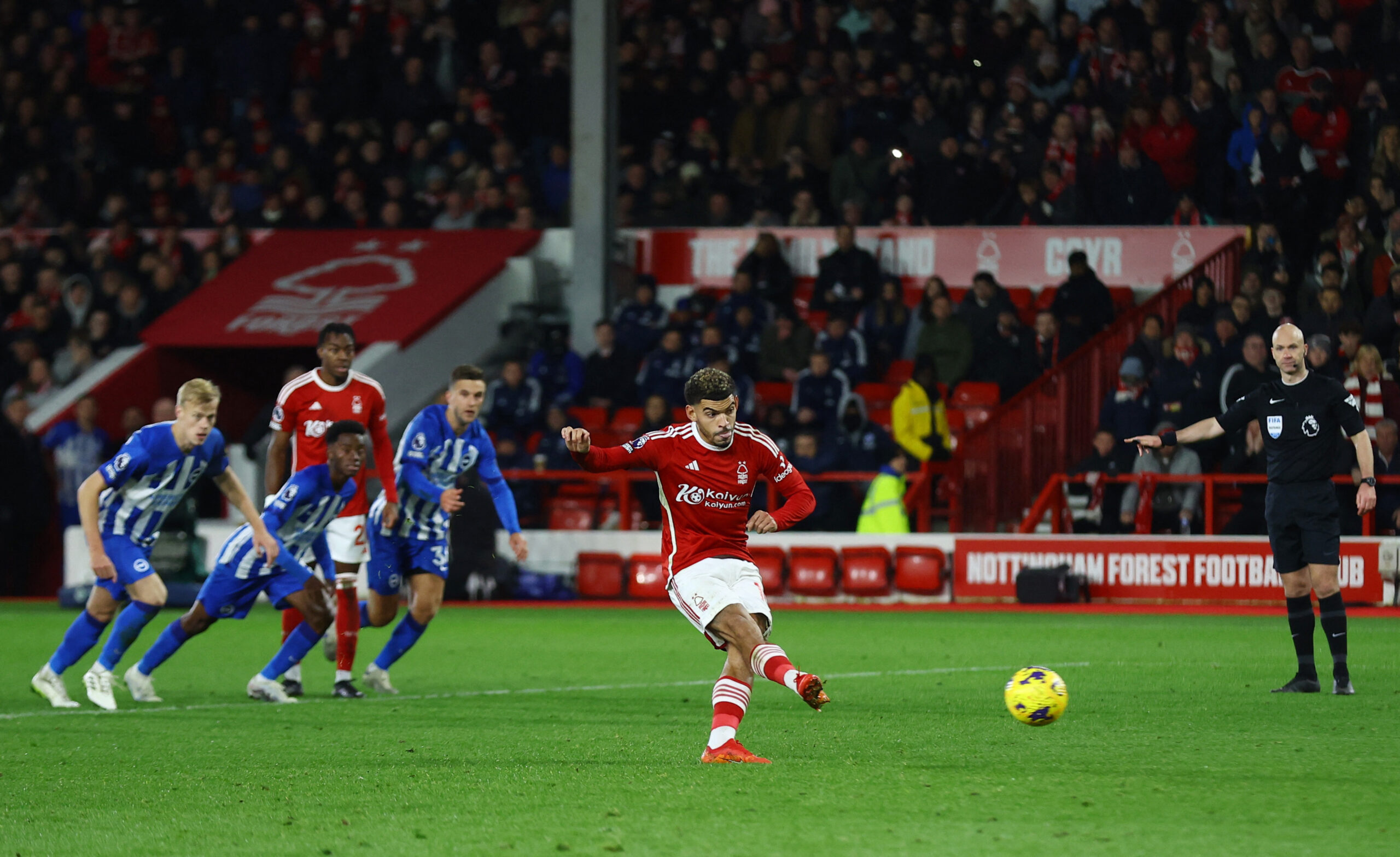 Nottingham Forest vs Brighton (22:00 – 25/11) | Xem lại trận đấu