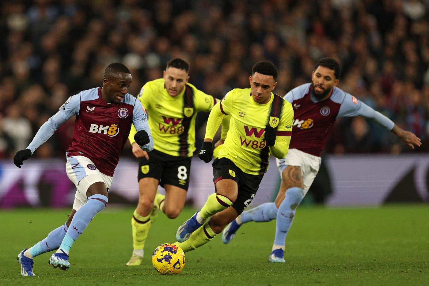 Aston Villa vs Burnley (22:00 – 30/12) | Xem lại trận đấu