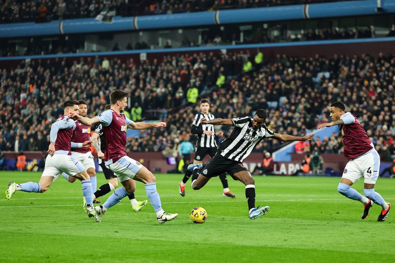 Aston Villa vs Newcastle United (03:15 – 31/01) | Xem lại trận đấu
