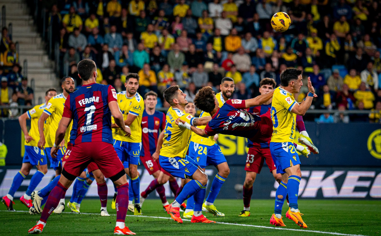 Cadiz vs FC Barcelona (02:00 – 14/04) | Xem lại trận đấu