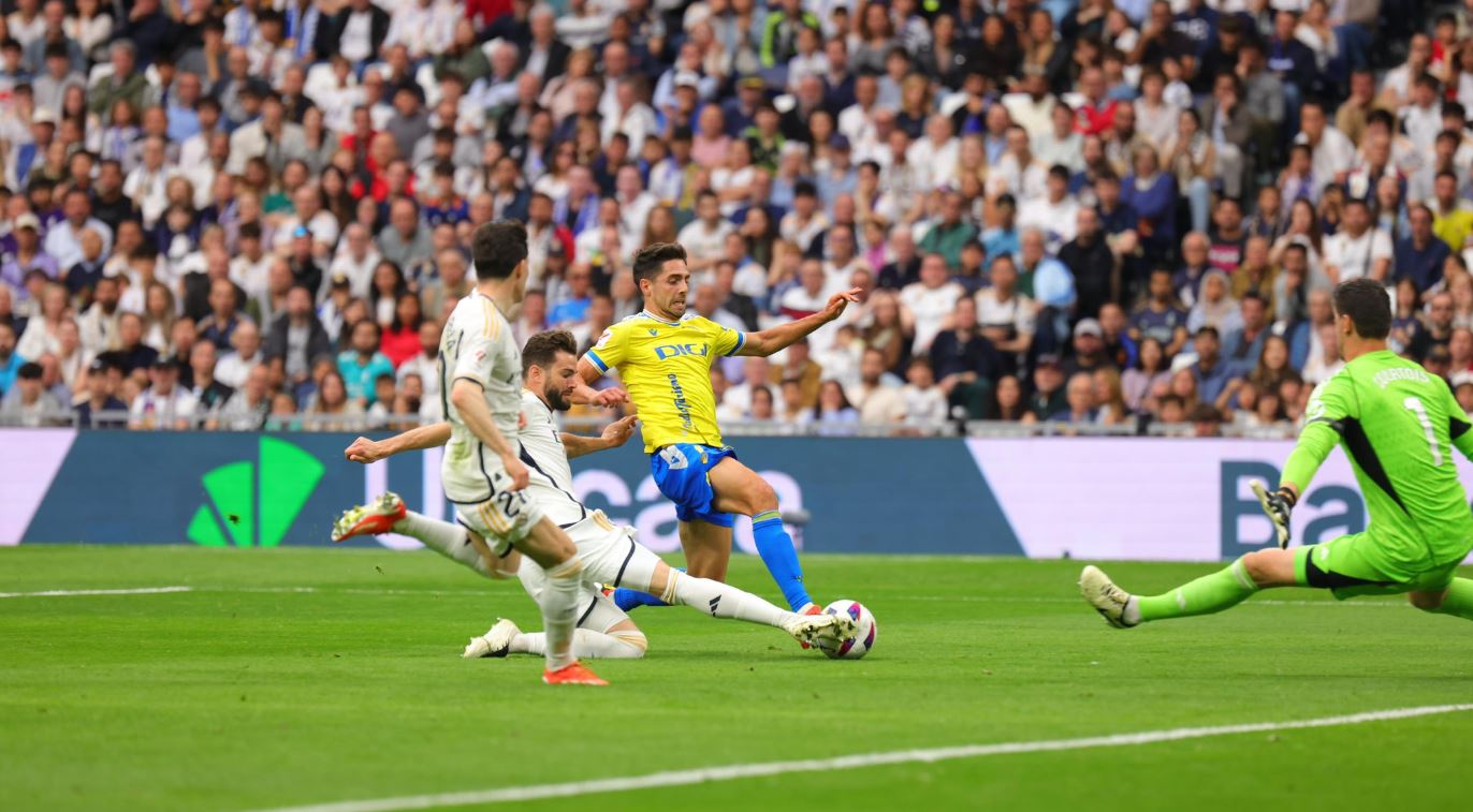 Real Madrid vs Cadiz (21:15 – 04/05) | Xem lại trận đấu