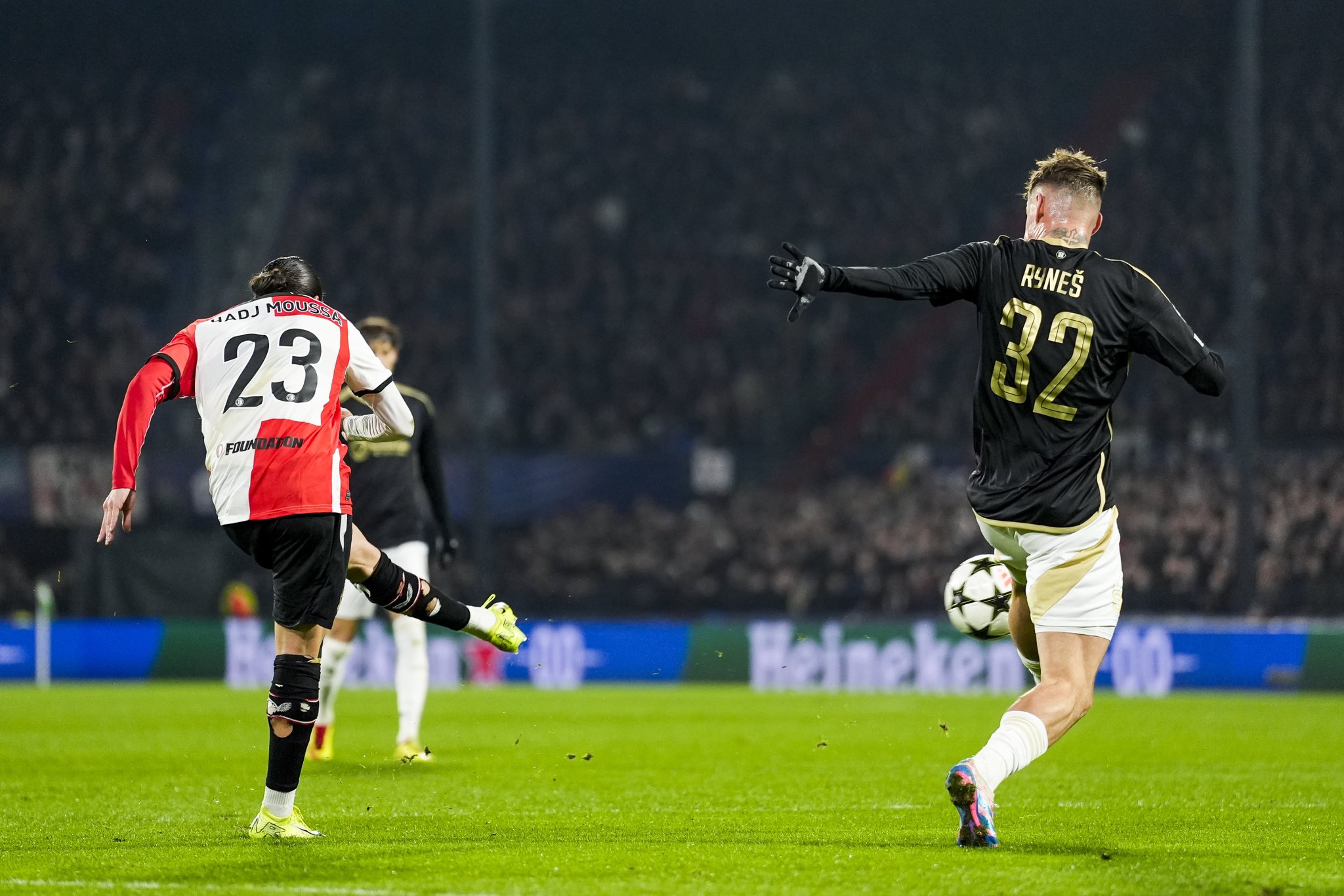 Feyenoord vs Sparta Praha (03:00 – 12/12) | Xem lại trận đấu