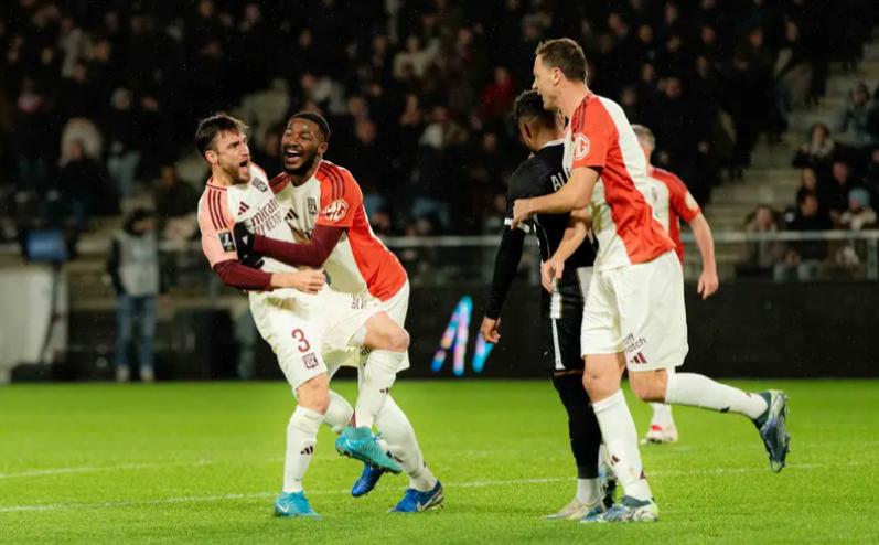 Angers vs Lyon (03:00 – 08/12) | Xem lại trận đấu