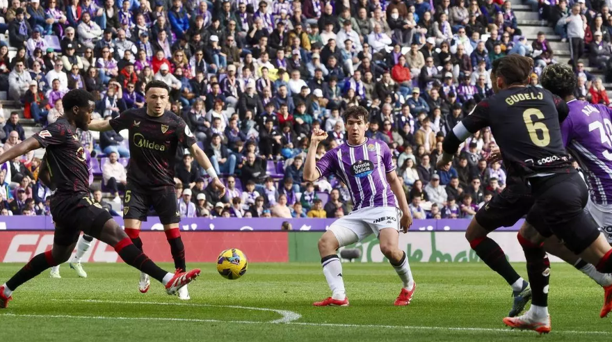 Real Valladolid vs Sevilla (22:15 – 16/02) | Xem lại trận đấu